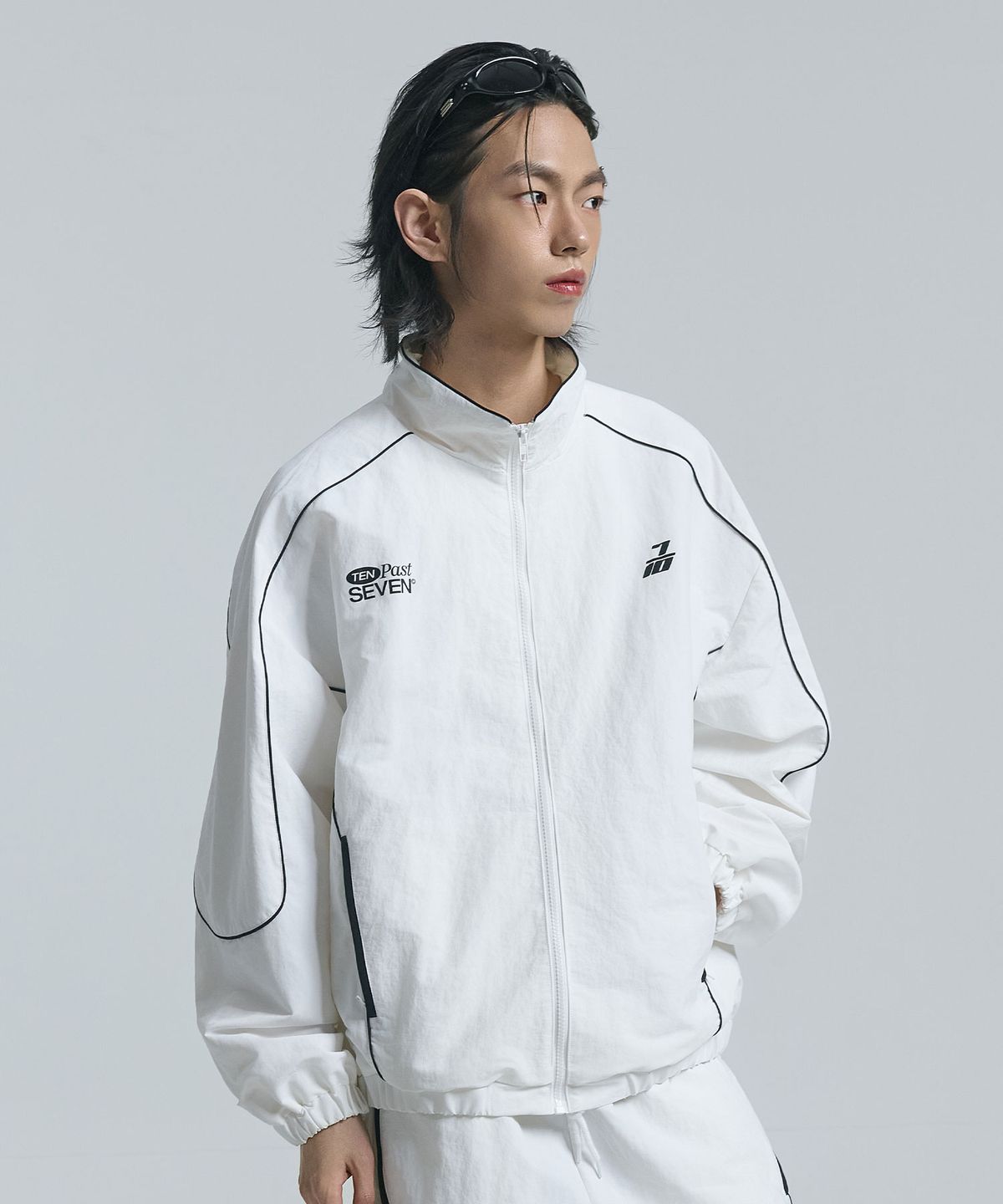 텐 패스트 세븐(TEN PAST SEVEN) 커브 라인 파이핑 트랙 자켓 (2 Colors)