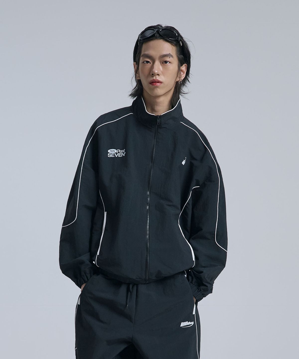 텐 패스트 세븐(TEN PAST SEVEN) 커브 라인 파이핑 트랙 자켓 (2 Colors)