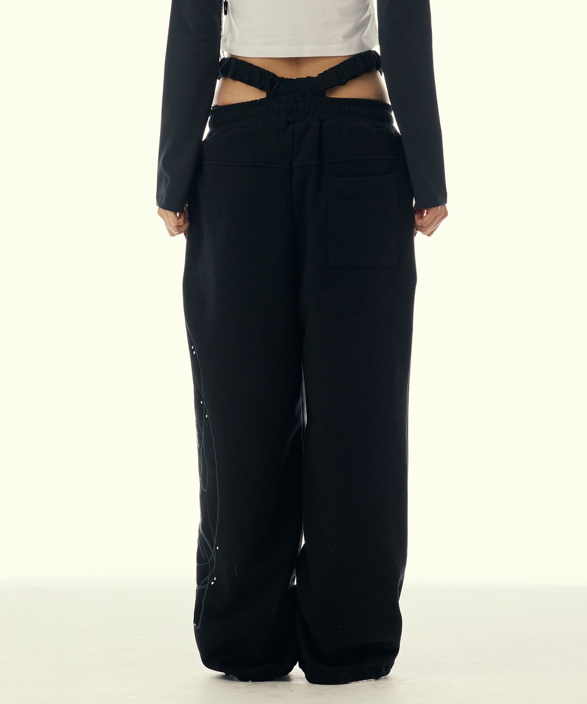 길라아카이브(GILAARCHIVE) CUT-OUT DOUBLE WAIST SWEAT PANTS_BLACK