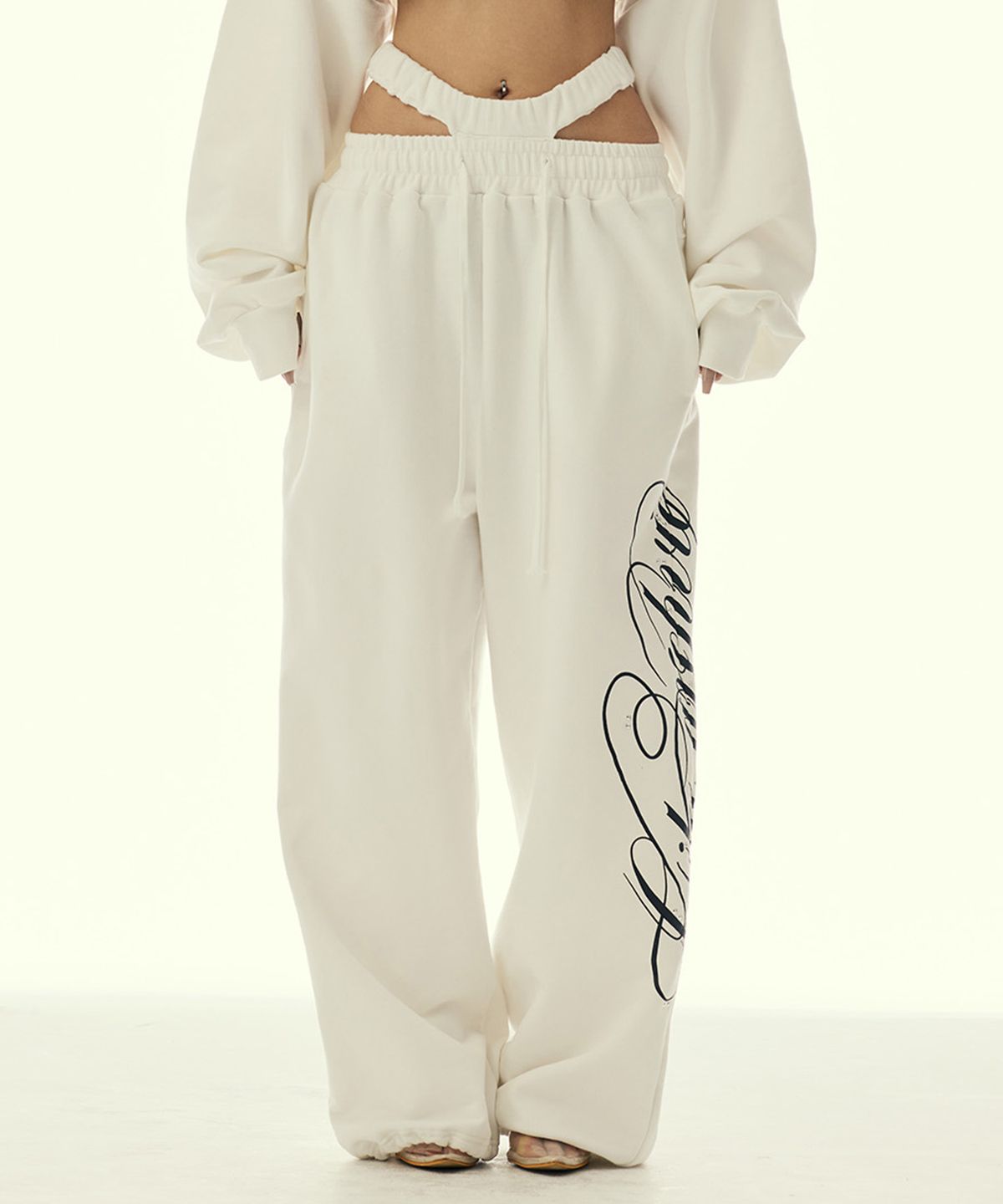 길라아카이브(GILAARCHIVE) CUT-OUT DOUBLE WAIST SWEAT PANTS_WHITE