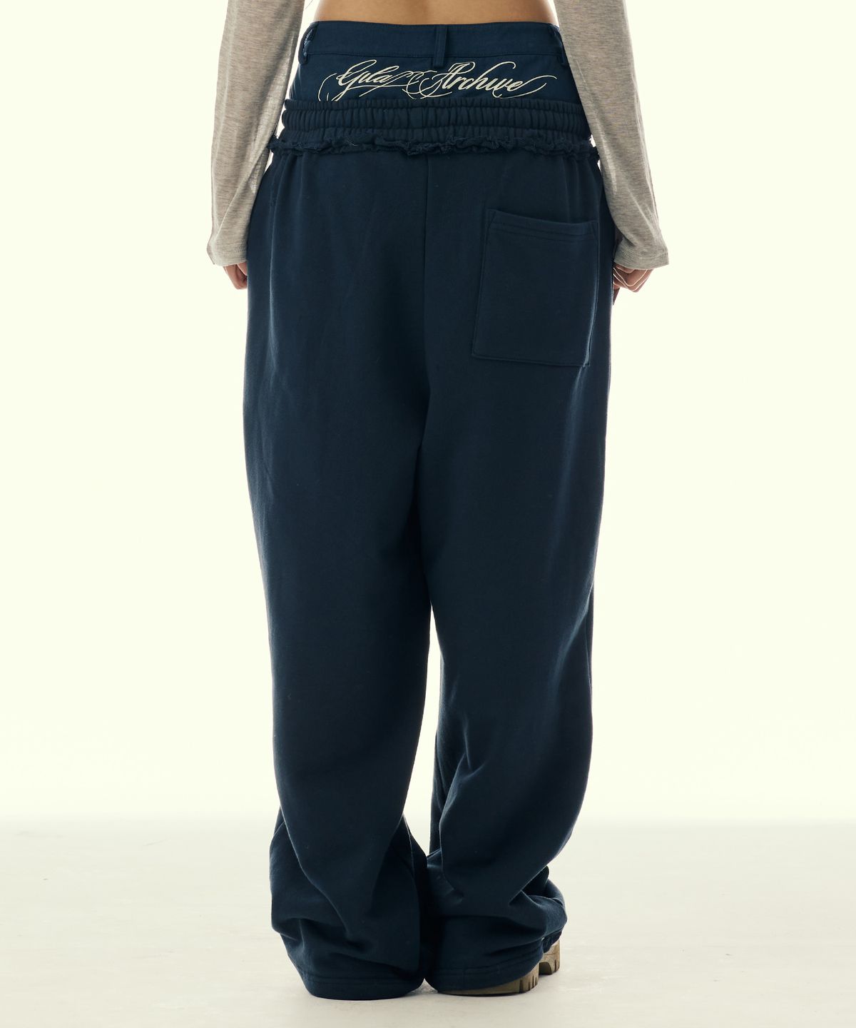 길라아카이브(GILAARCHIVE) LAYERED WAIST SWEAT PANTS_NAVY