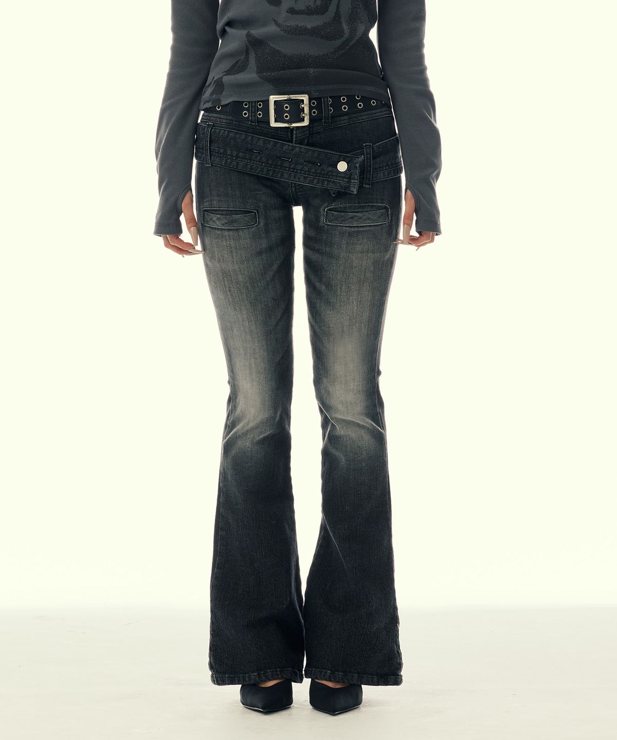 길라아카이브(GILAARCHIVE) TWIST BELT BOOTCUT DENIM PANTS_BLACK