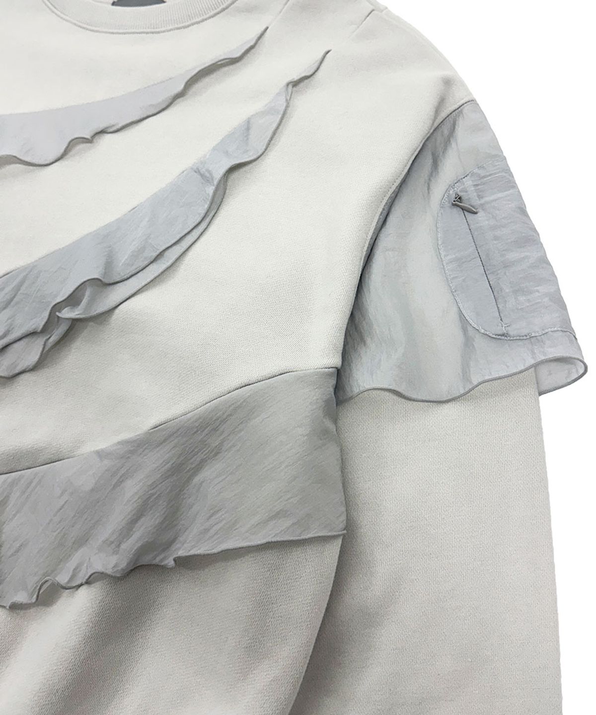 디프런티스(DIFFERENTIS) Sheer Ruffled Sweatshirt (OT)