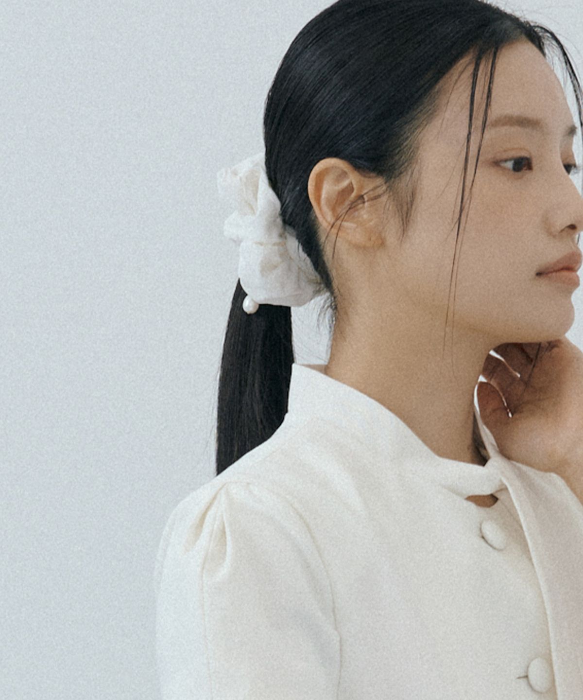루시르주(LUCIR ZU) Scrunchie + Detachable Pearl Charm Set (ivory)
