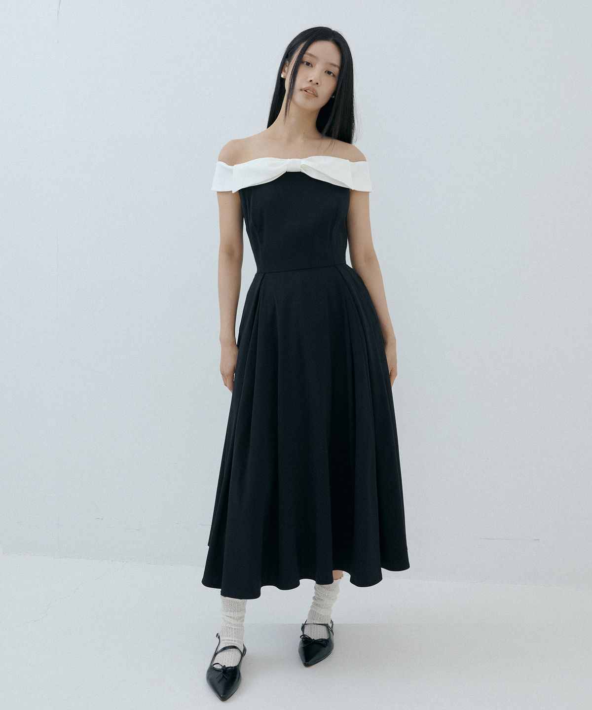 루시르주(LUCIR ZU) Ribbon Trim Off-Shoulder Dress (black)