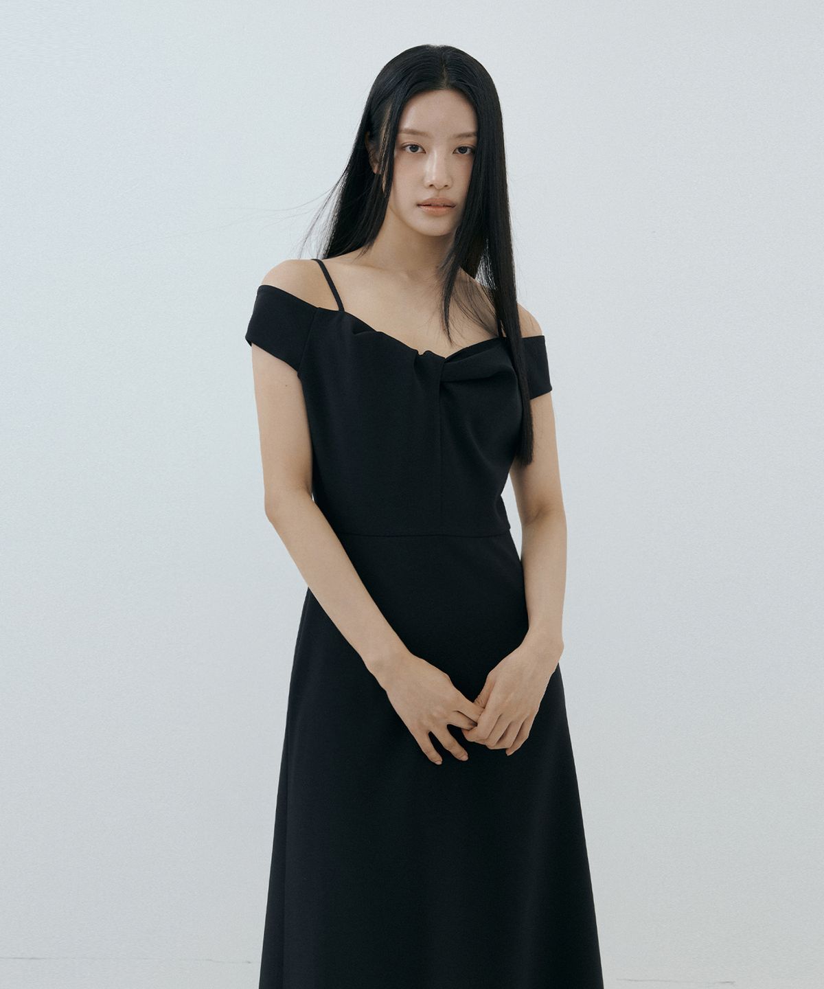 루시르주(LUCIR ZU) Romantic Twist Strap Dress (black)