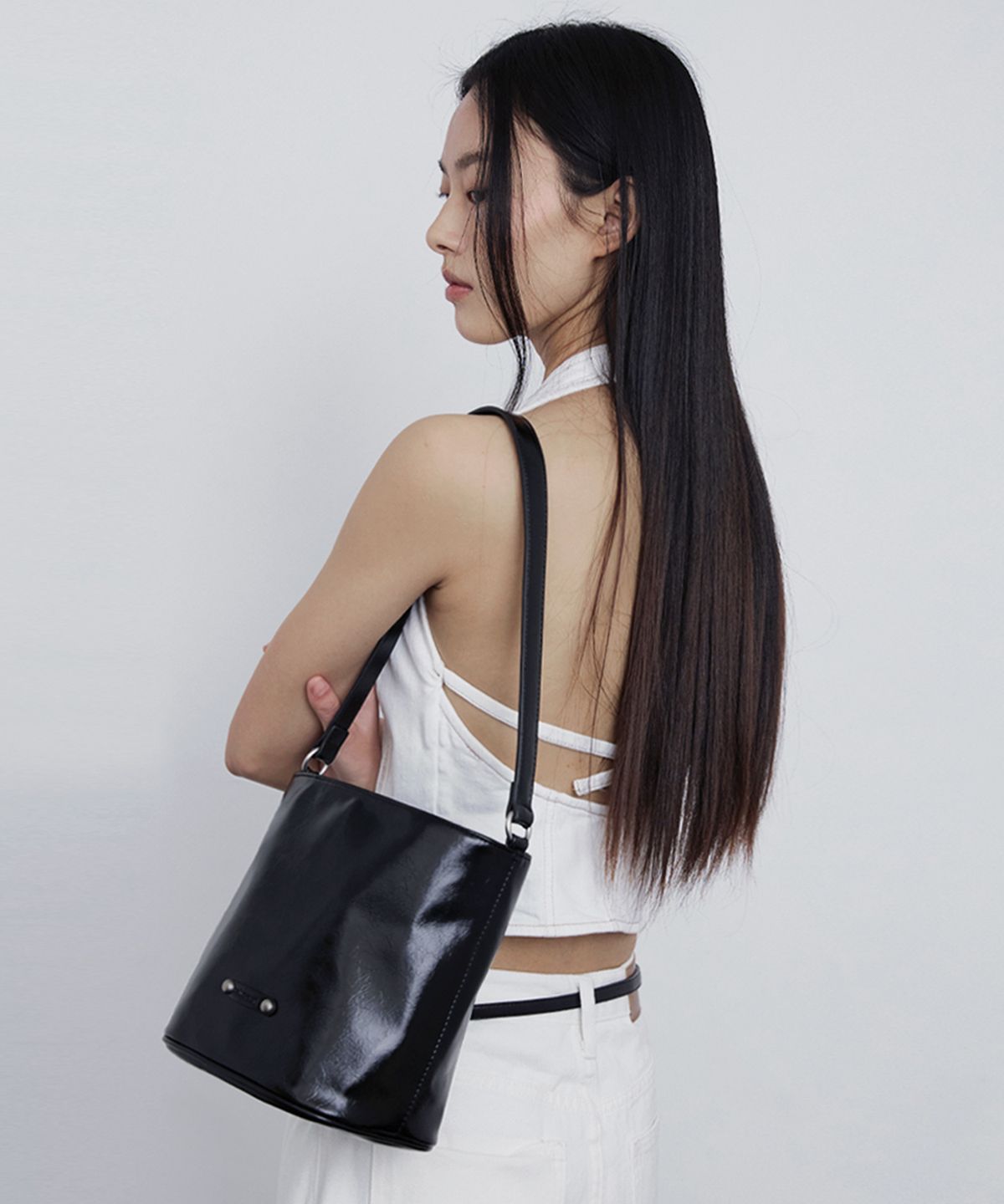 레이몬트(RAIMENT) Stud Band Basket Bag_Black