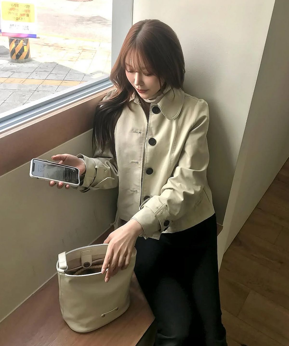 레이몬트(RAIMENT) Stud Band Basket Bag_Ivory