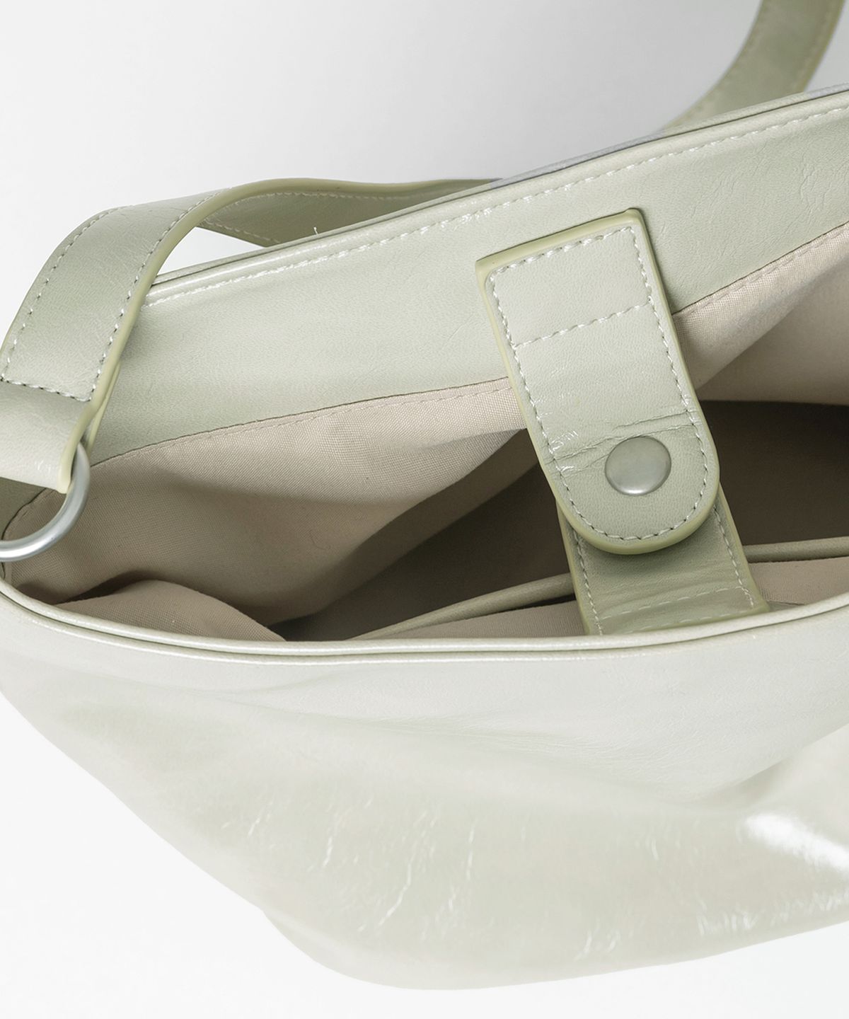레이몬트(RAIMENT) Stud Band Basket Bag_Light Khaki