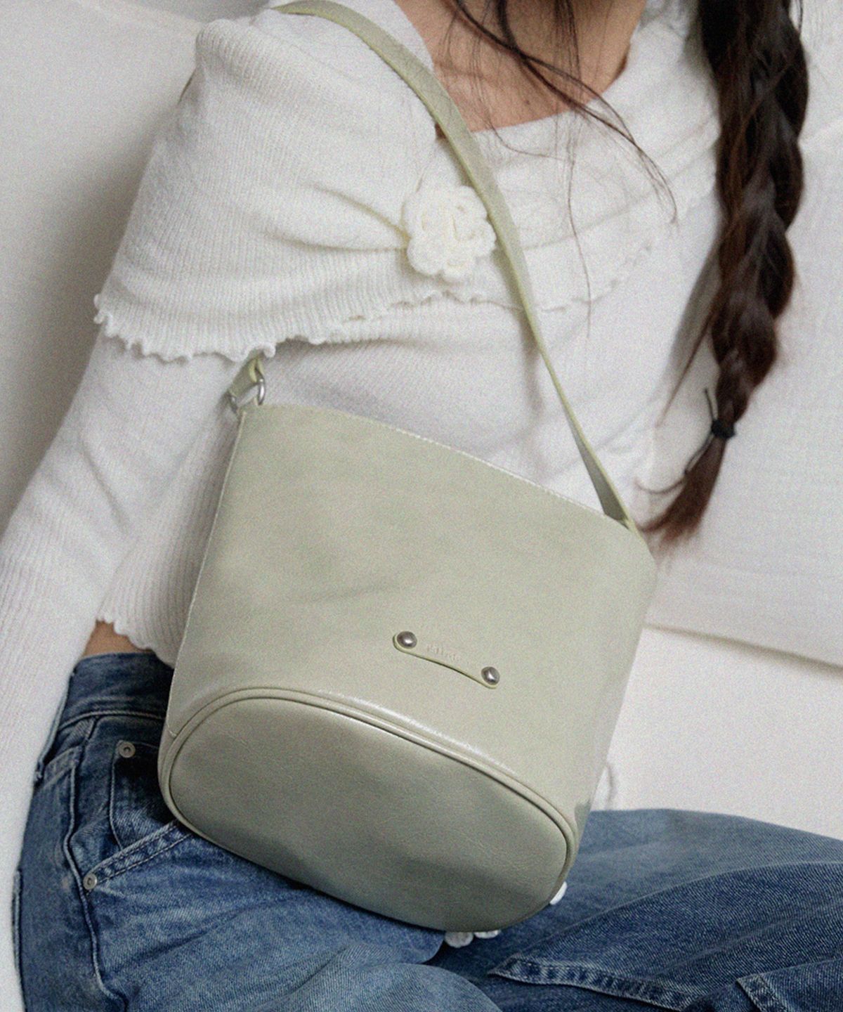 레이몬트(RAIMENT) Stud Band Basket Bag_Light Khaki