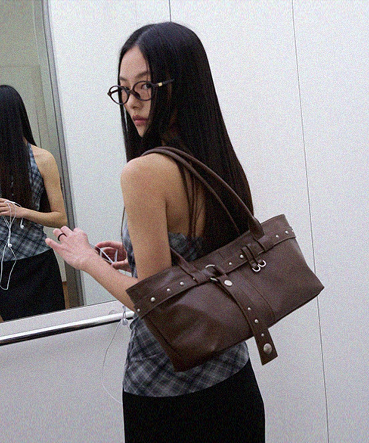 레이몬트(RAIMENT) Stud Strap Boat Bag_Brown