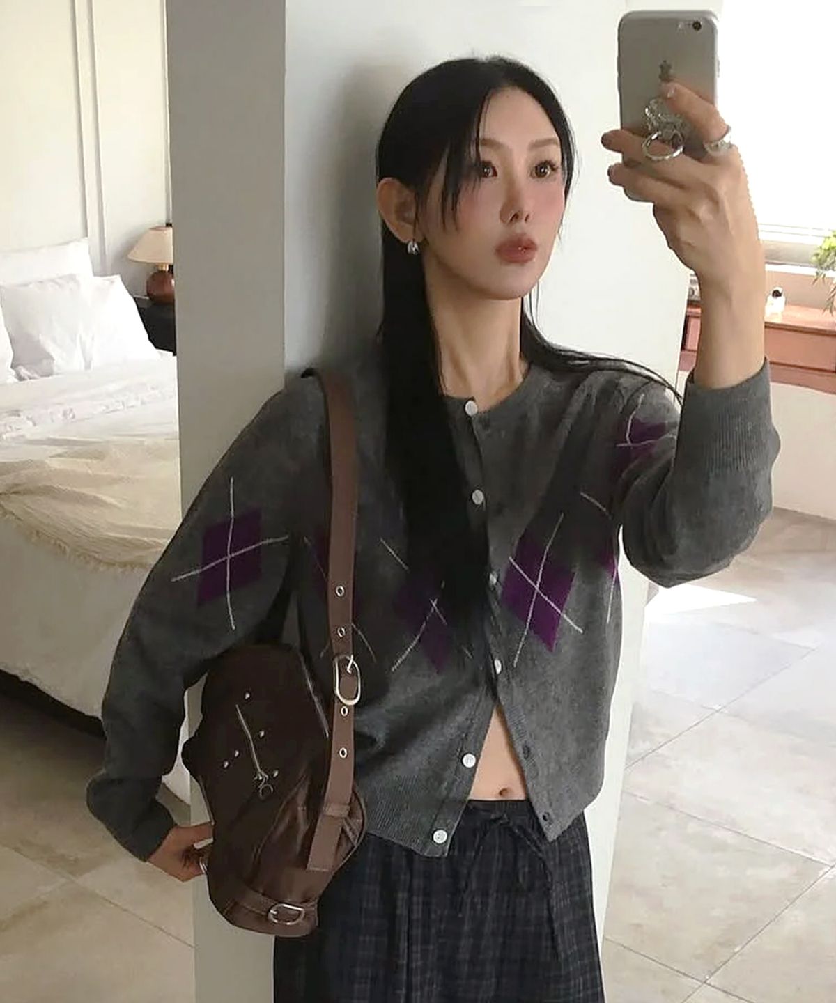 레이몬트(RAIMENT) Side Belt Stud Brick Bag_Brown
