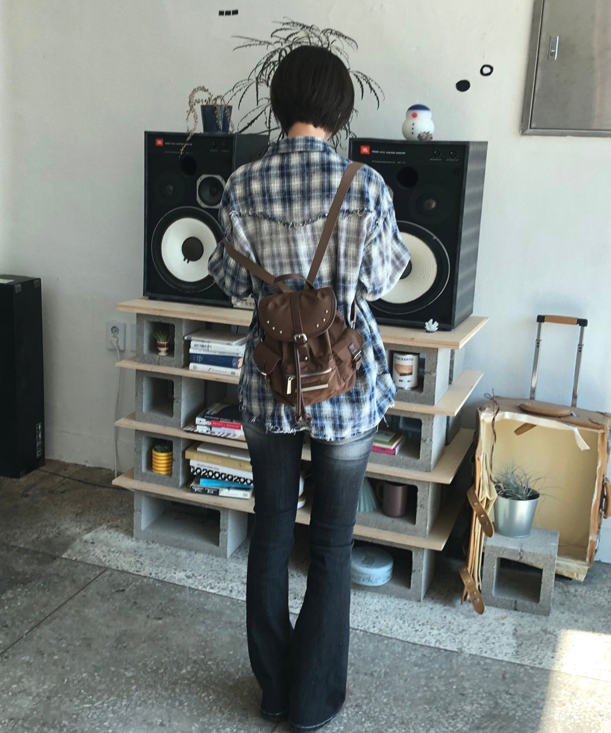 레이몬트(RAIMENT) Stud Cover Point Mini Backpack_Brown