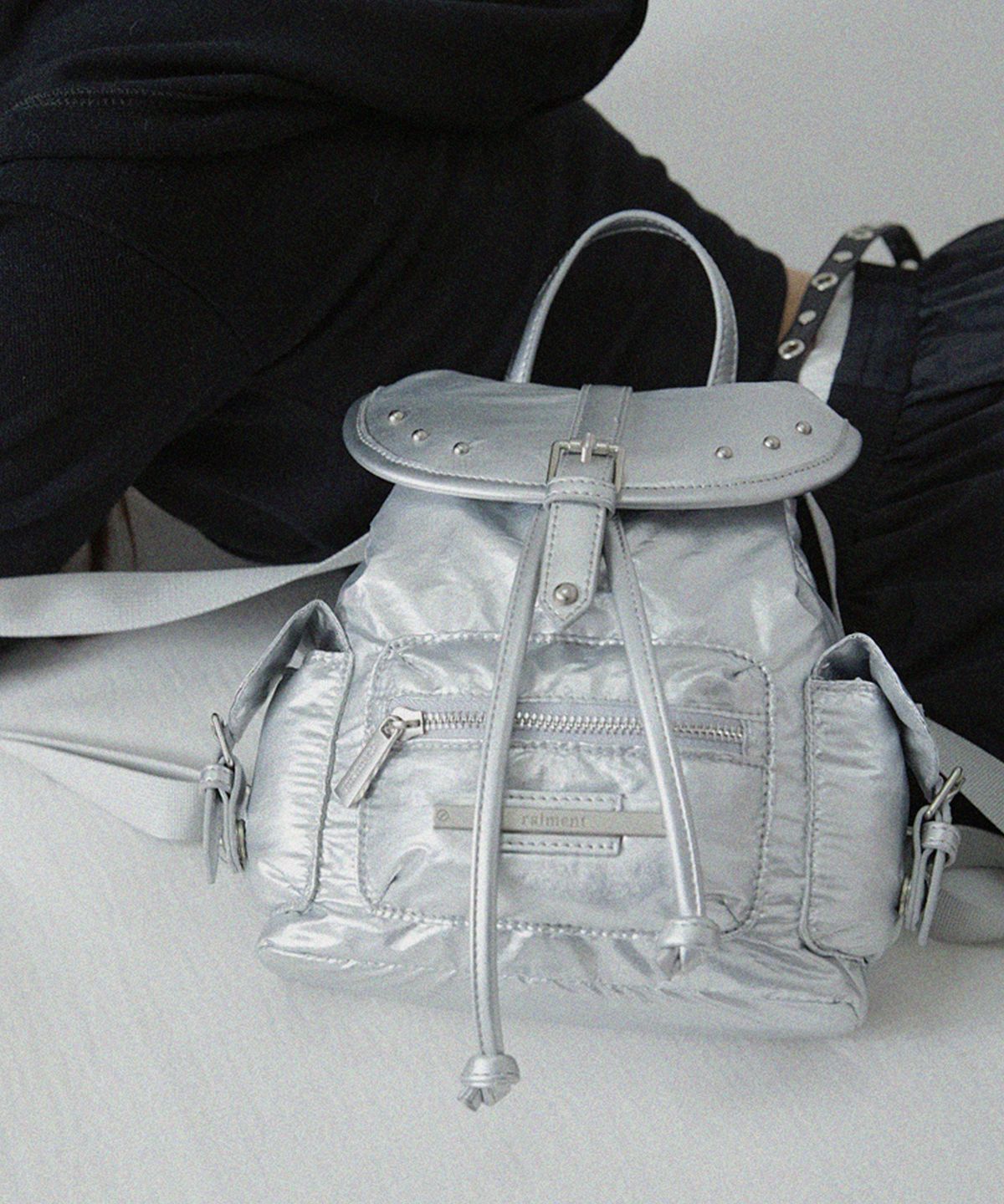 레이몬트(RAIMENT) Stud Cover Point Mini Backpack_Silver