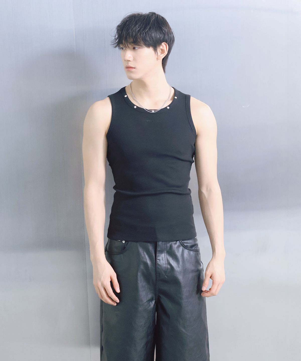 피알씨에스에스(PRCSS) Studded Detail Sleeveless - Black