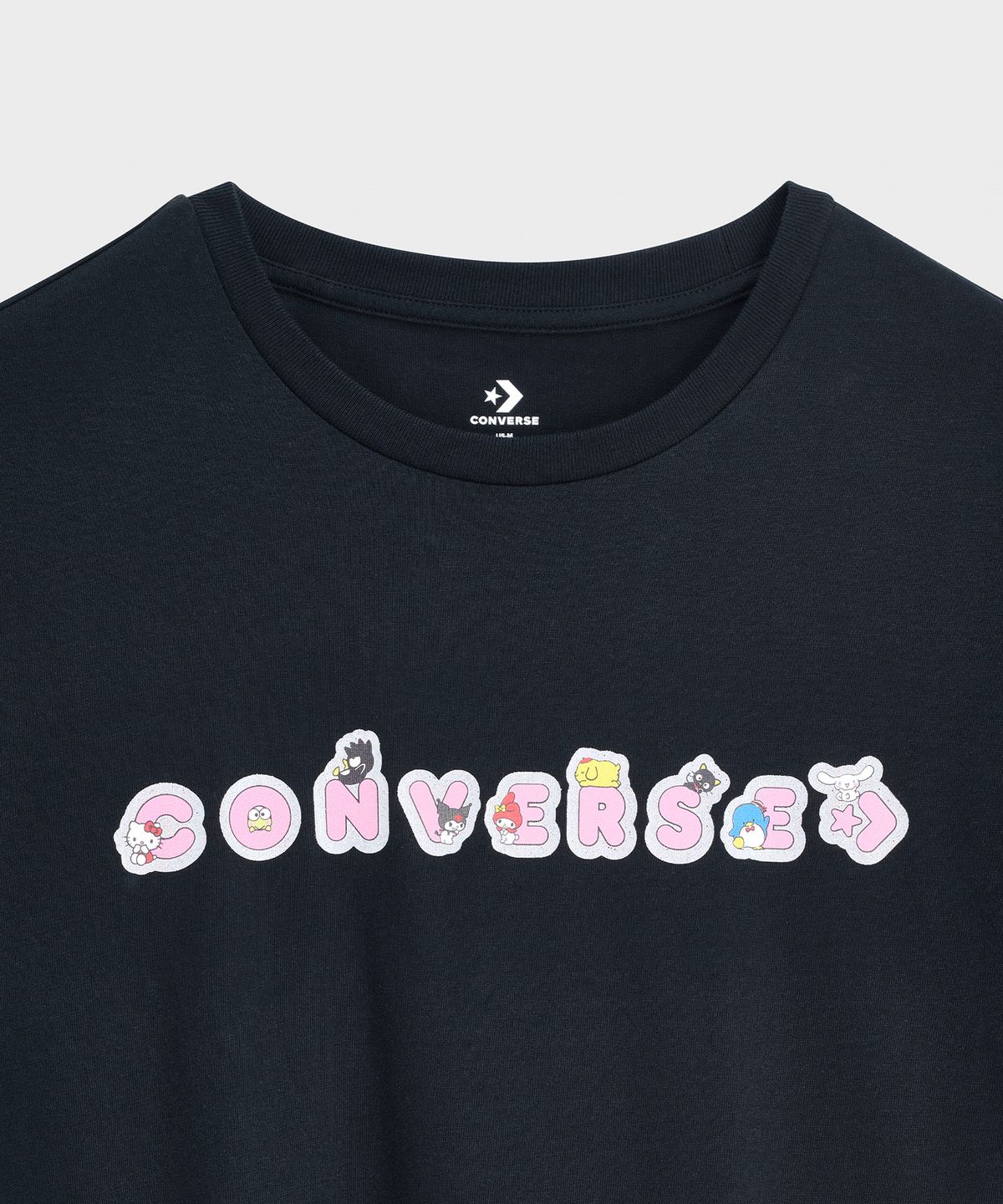 컨버스(CONVERSE) 컨버스 X 산리오캐릭터즈 스티커 티셔츠 블랙 CVM5T517-BLK