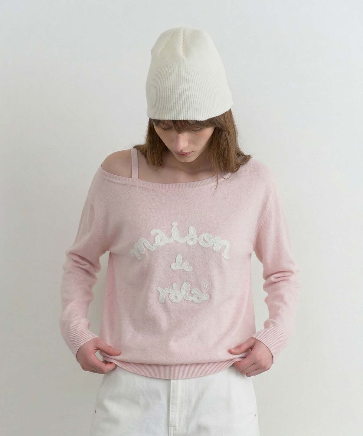로라로라(ROLAROLA) MAISON DE ROLA EMBROIDERY OFF SHOULDER KNIT PINK