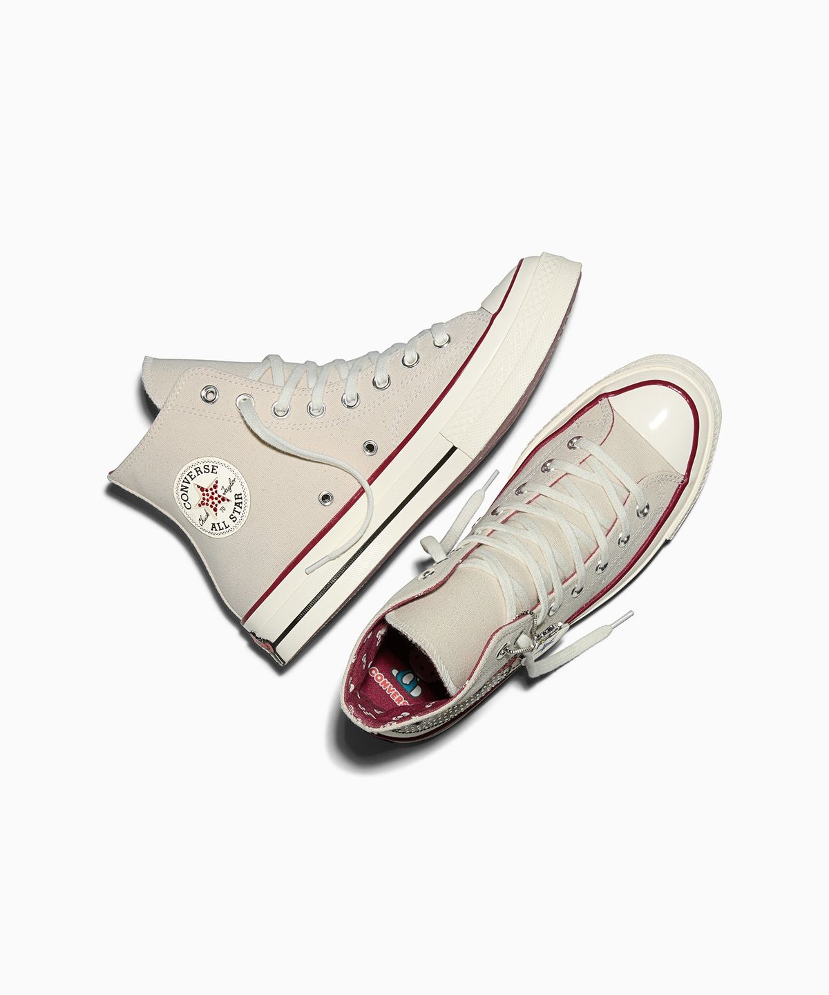 컨버스(CONVERSE) 컨버스 X 헬로키티 척테일러 70 스와로브스키® 에그렛 A17695C