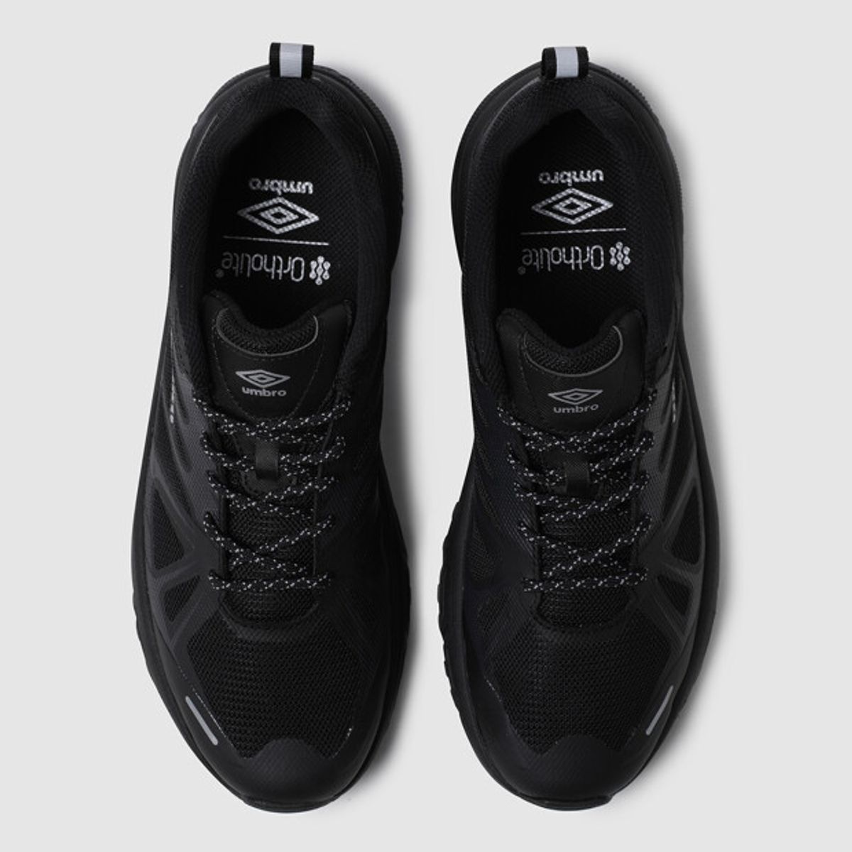 엄브로(UMBRO) VEILER (베일러) 블랙 UR123CTP32
