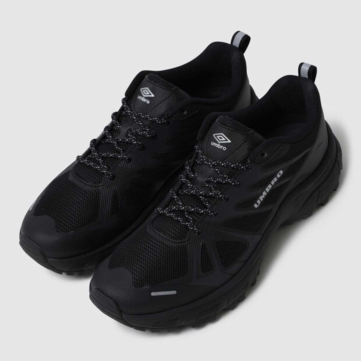 엄브로(UMBRO) VEILER (베일러) 블랙 UR123CTP32
