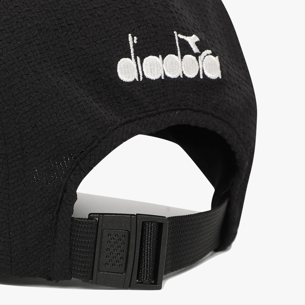 디아도라(diadora) 러닝캡 BLACK