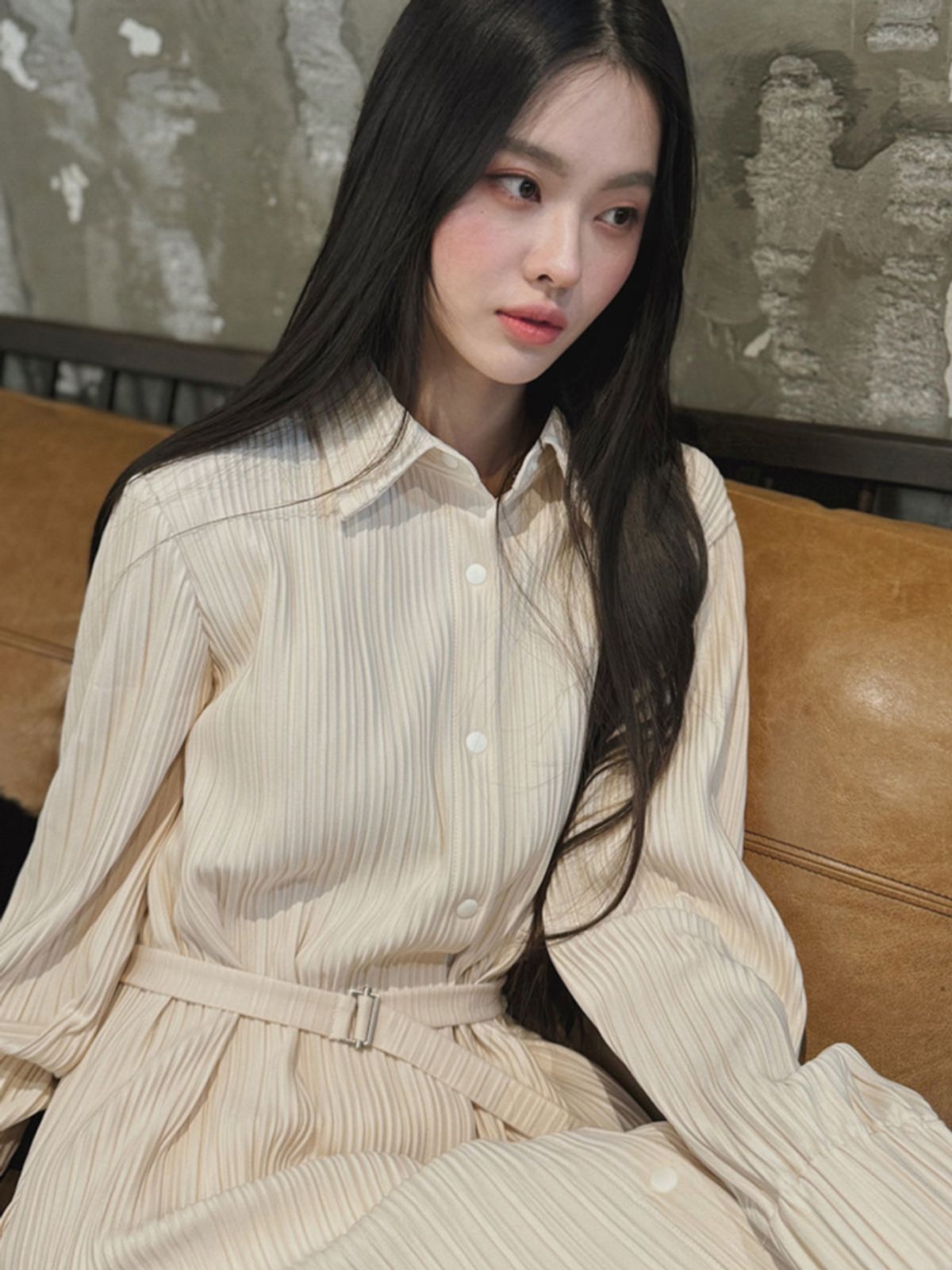 메르메르(MER MER) (2컬러) FW 플리츠 칼라 롱셔츠 드레스_블랙/아이보리