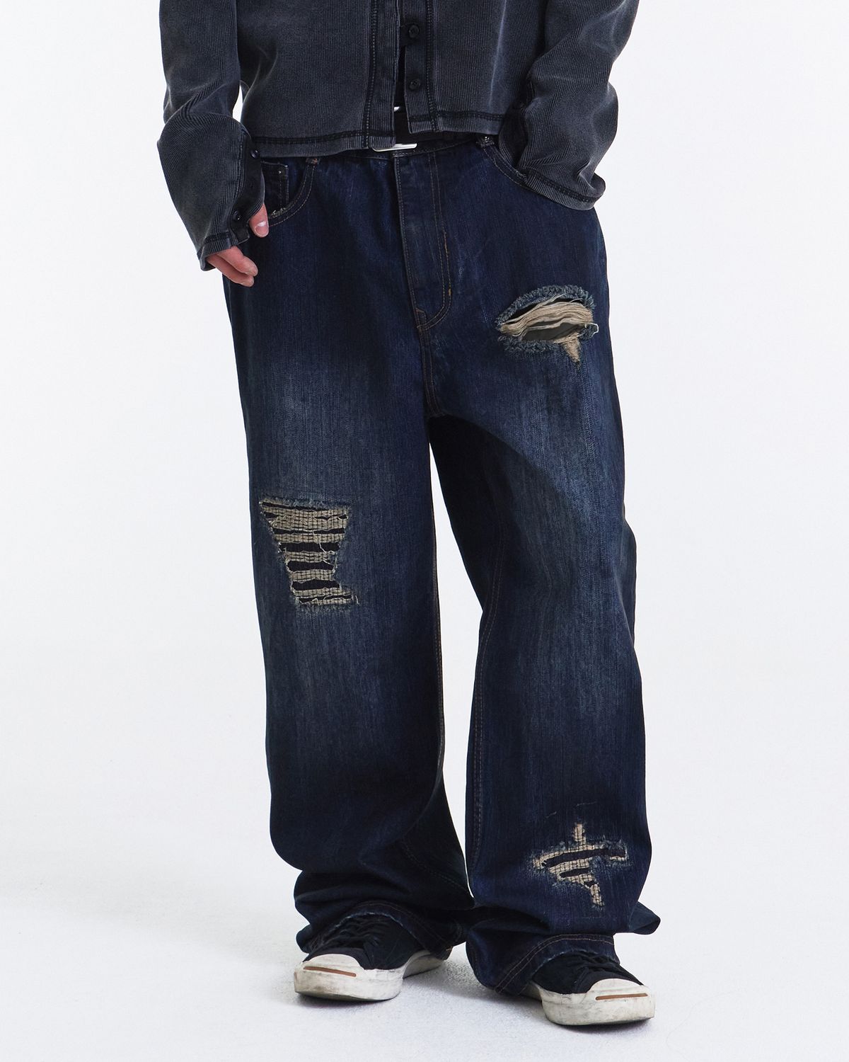 기철(KICHUL) Dirty Faded Straight Denim Pants (Indigo)