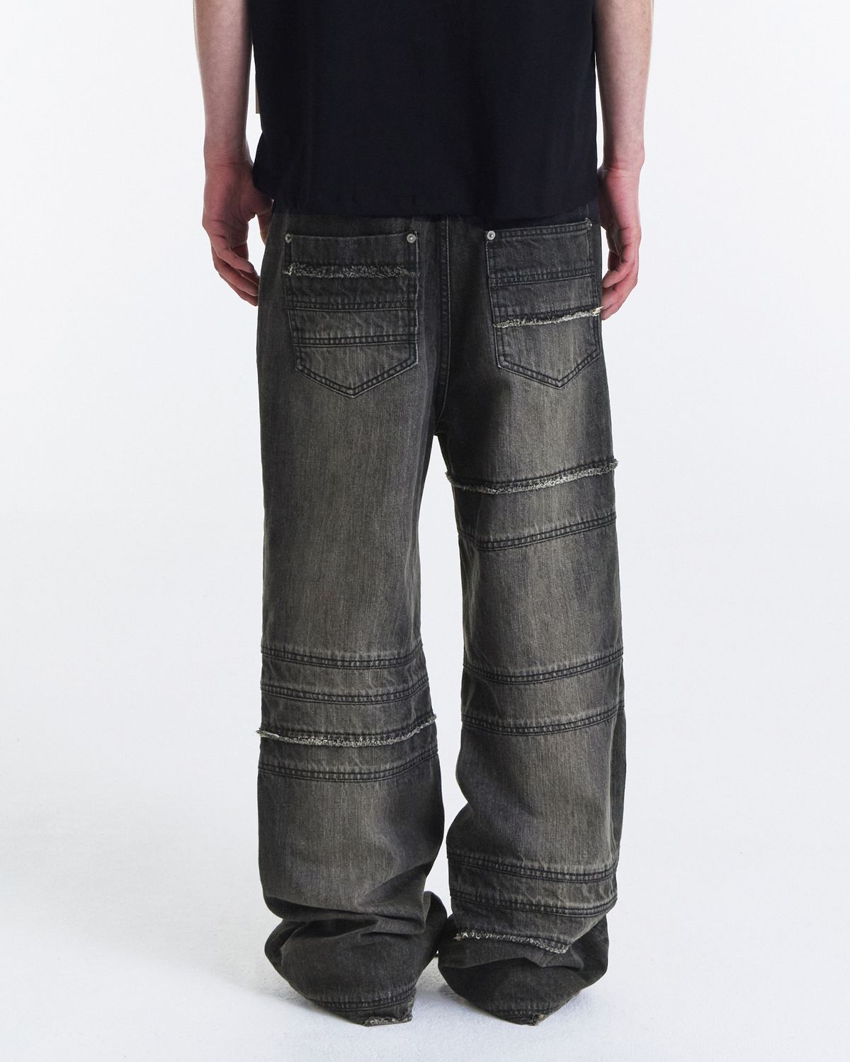 기철(KICHUL) Bind Raw Cut Straight Denim Pants (Black)