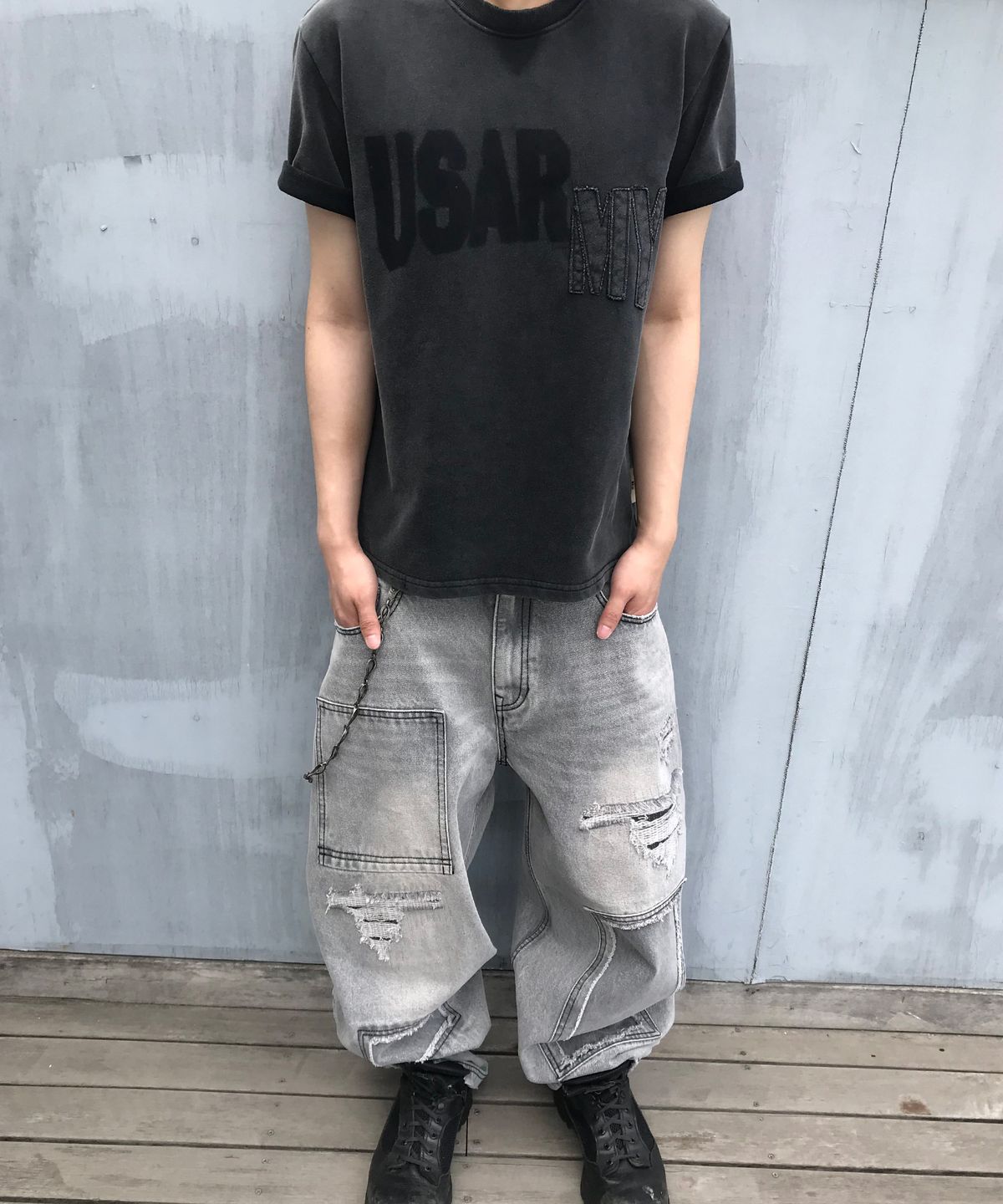 기철(KICHUL) Square Patch Cut Wide Denim Pants (Light Grey)