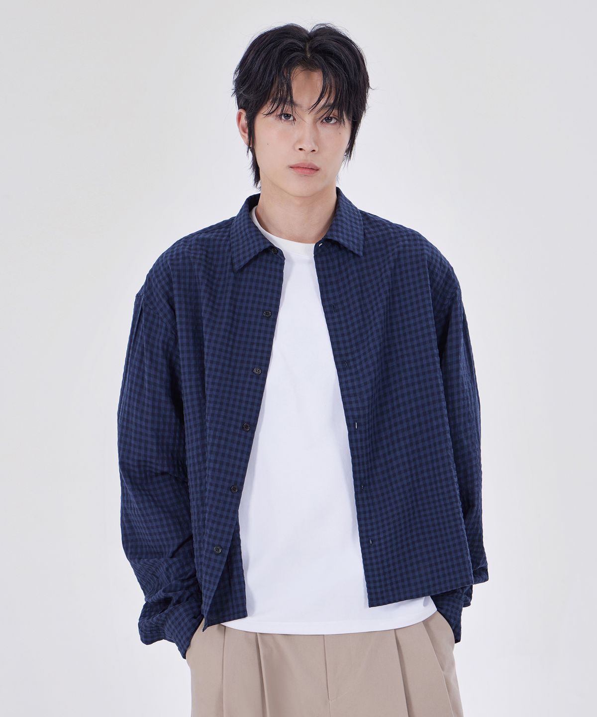 굿라이프웍스(GLW) 데일리 시어서커 체크 크롭 셔츠 네이비