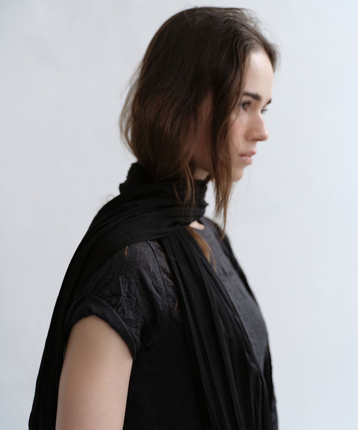 로우타이드(LOW TIDE) SHEER PLEATS SCARF [BLACK]