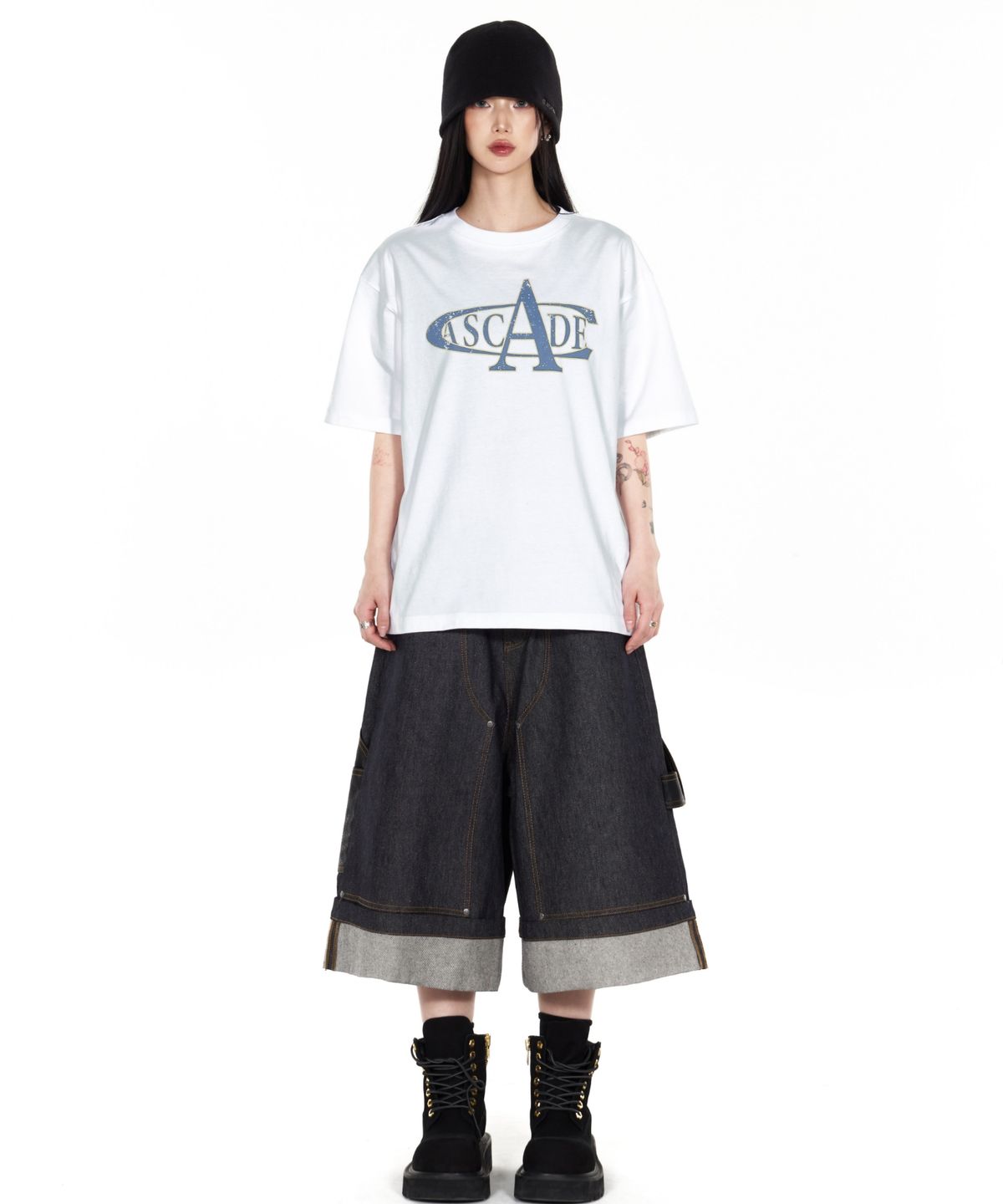아이돈워너셀(IDWS) Cade Sign T-Shirt White