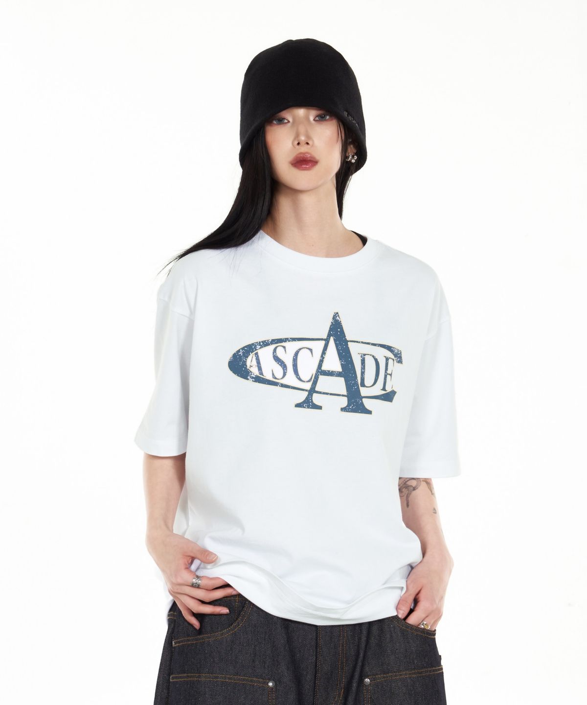 아이돈워너셀(IDWS) Cade Sign T-Shirt White