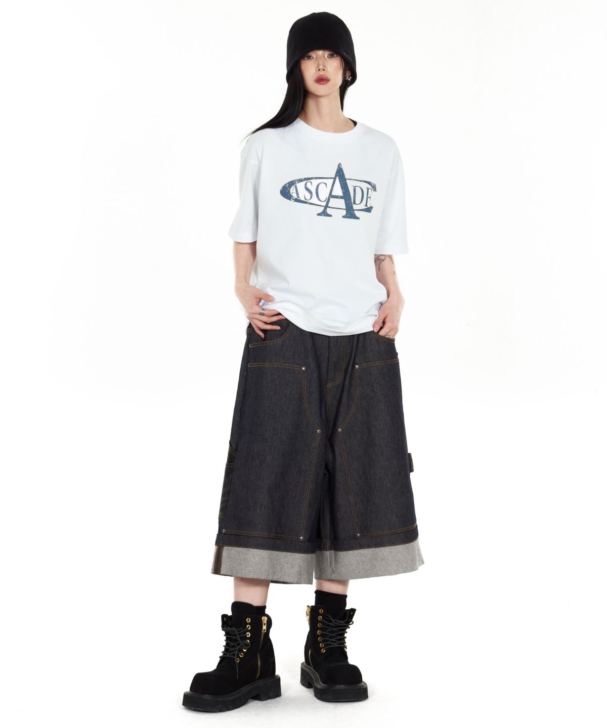 아이돈워너셀(IDWS) Cade Sign T-Shirt White