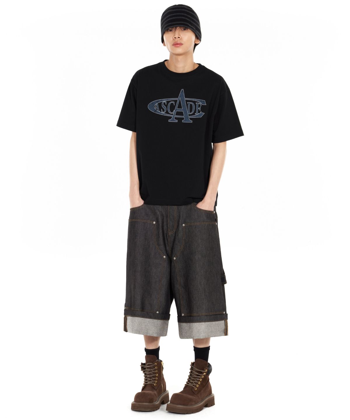 아이돈워너셀(IDWS) Cade Sign T-Shirt Black