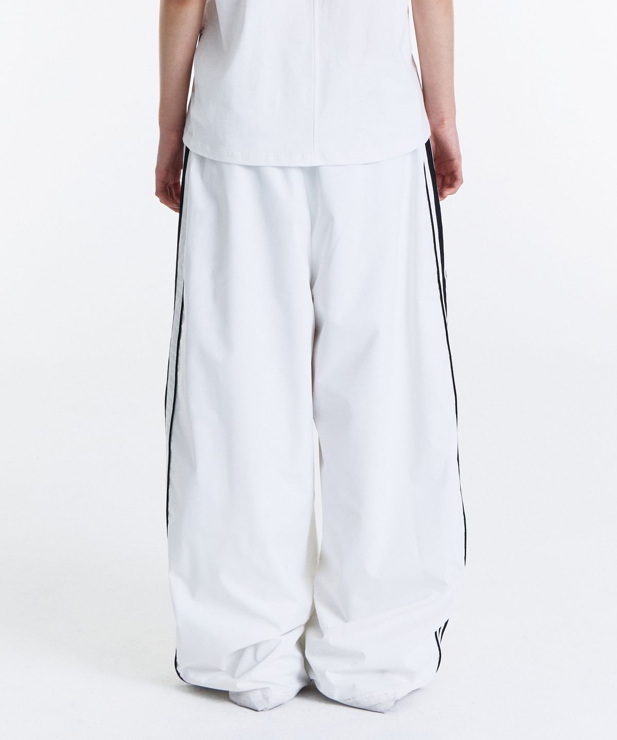 기철(KICHUL) Layer Side Line Track Pants (White)