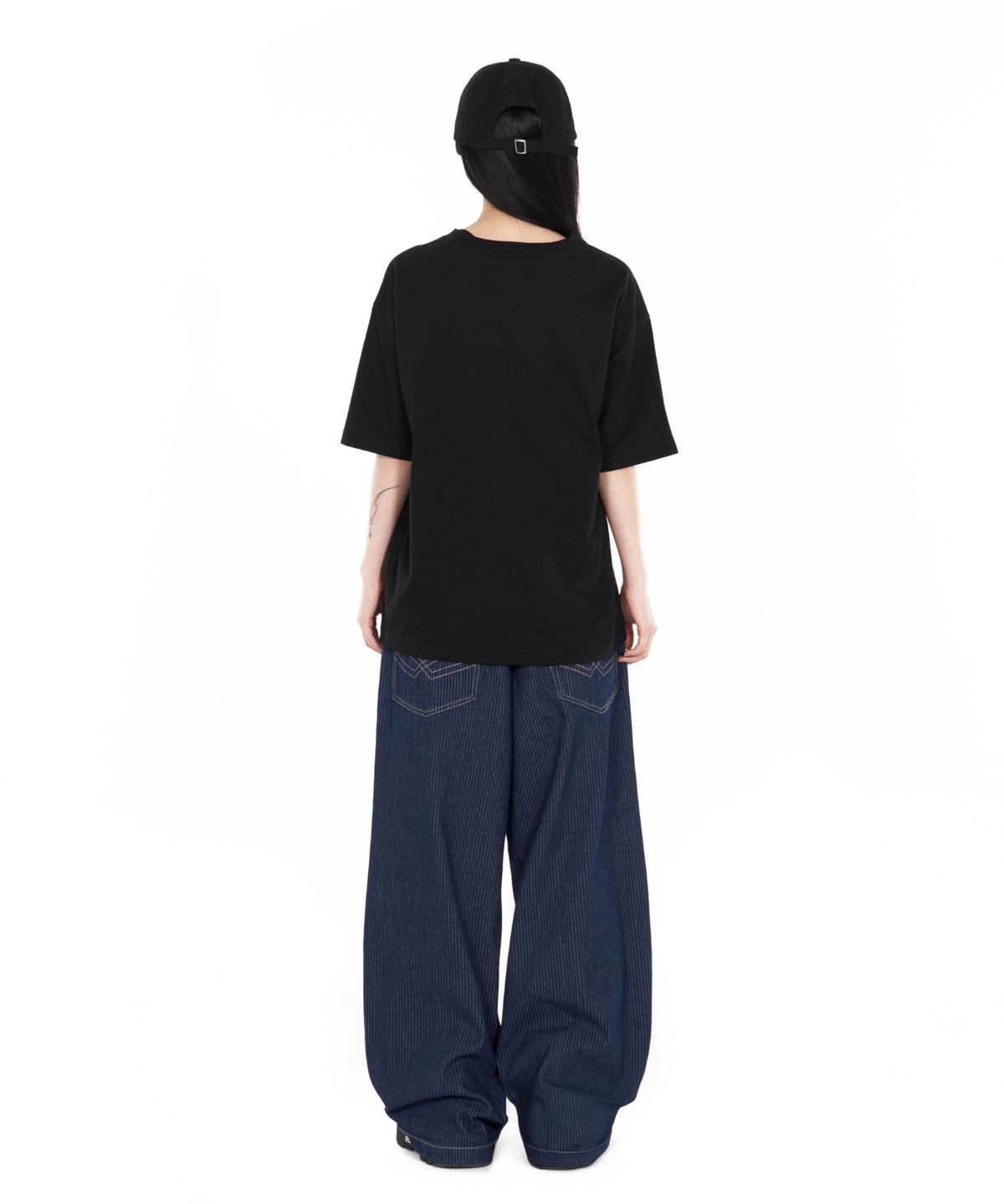아이돈워너셀(IDWS) No Signal T-Shirt Black