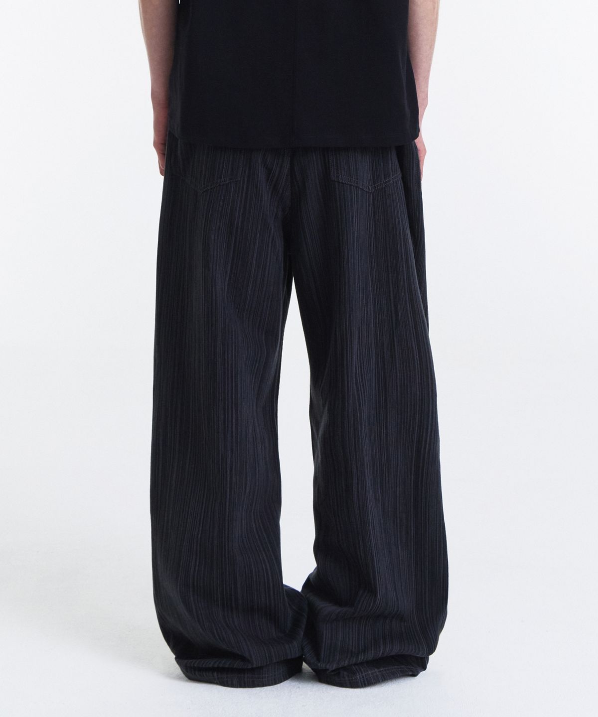 기철(KICHUL) Slub Jacquard Stripe Wide Pants (Black)