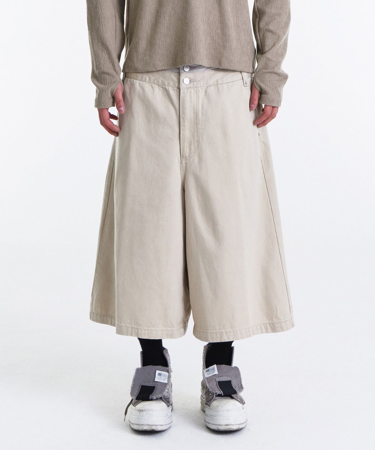 기철(KICHUL) Double Waist Bermuda Cotton Pants (Beige)