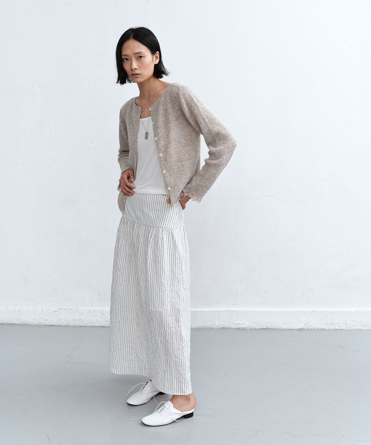 로우타이드(LOW TIDE) STRIPE CRINKLE SHIRRING SKIRT [WHITE]
