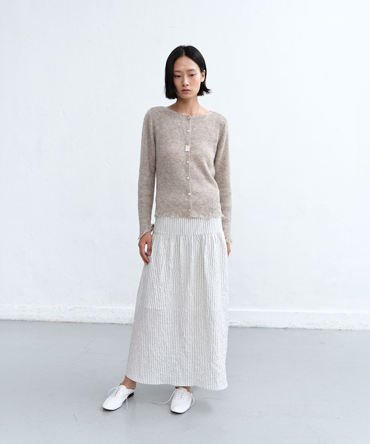 로우타이드(LOW TIDE) STRIPE CRINKLE SHIRRING SKIRT [WHITE]