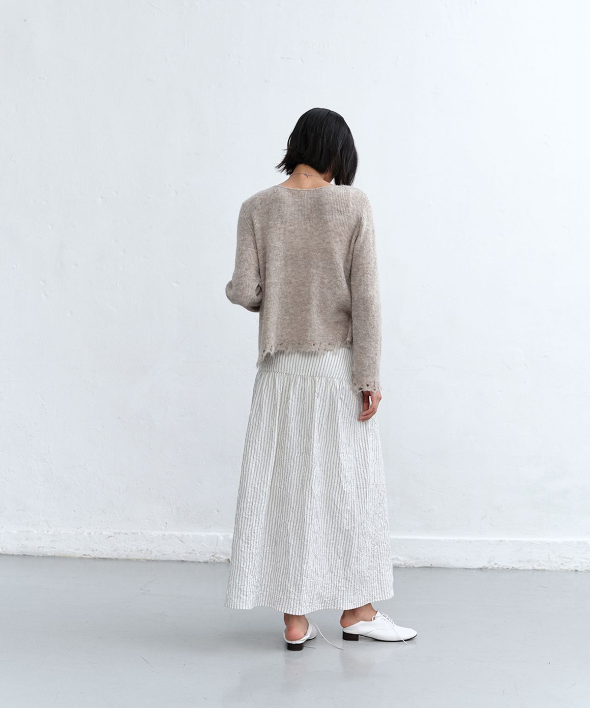로우타이드(LOW TIDE) STRIPE CRINKLE SHIRRING SKIRT [WHITE]