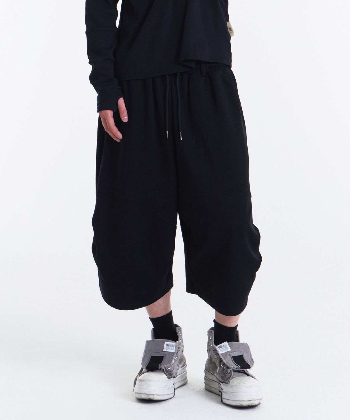 기철(KICHUL) Flow Knee Bermuda Sweat Pants (Black)