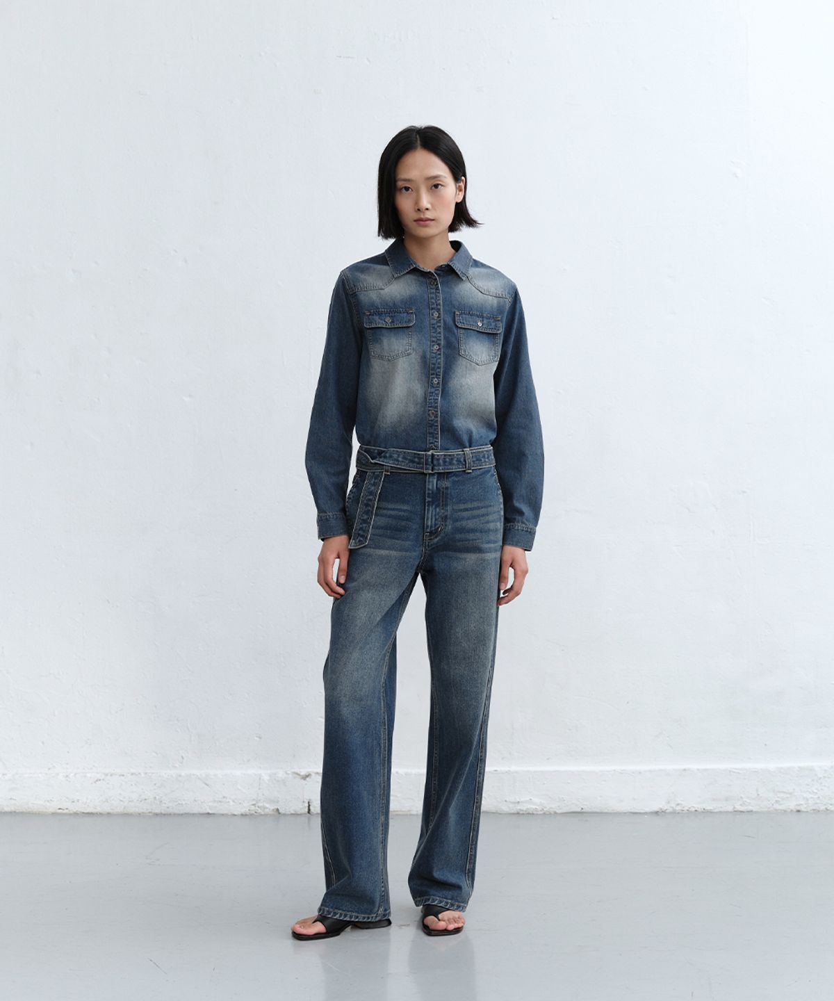 로우타이드(LOW TIDE) STITCHED BELT DENIM PANTS [BLUE]