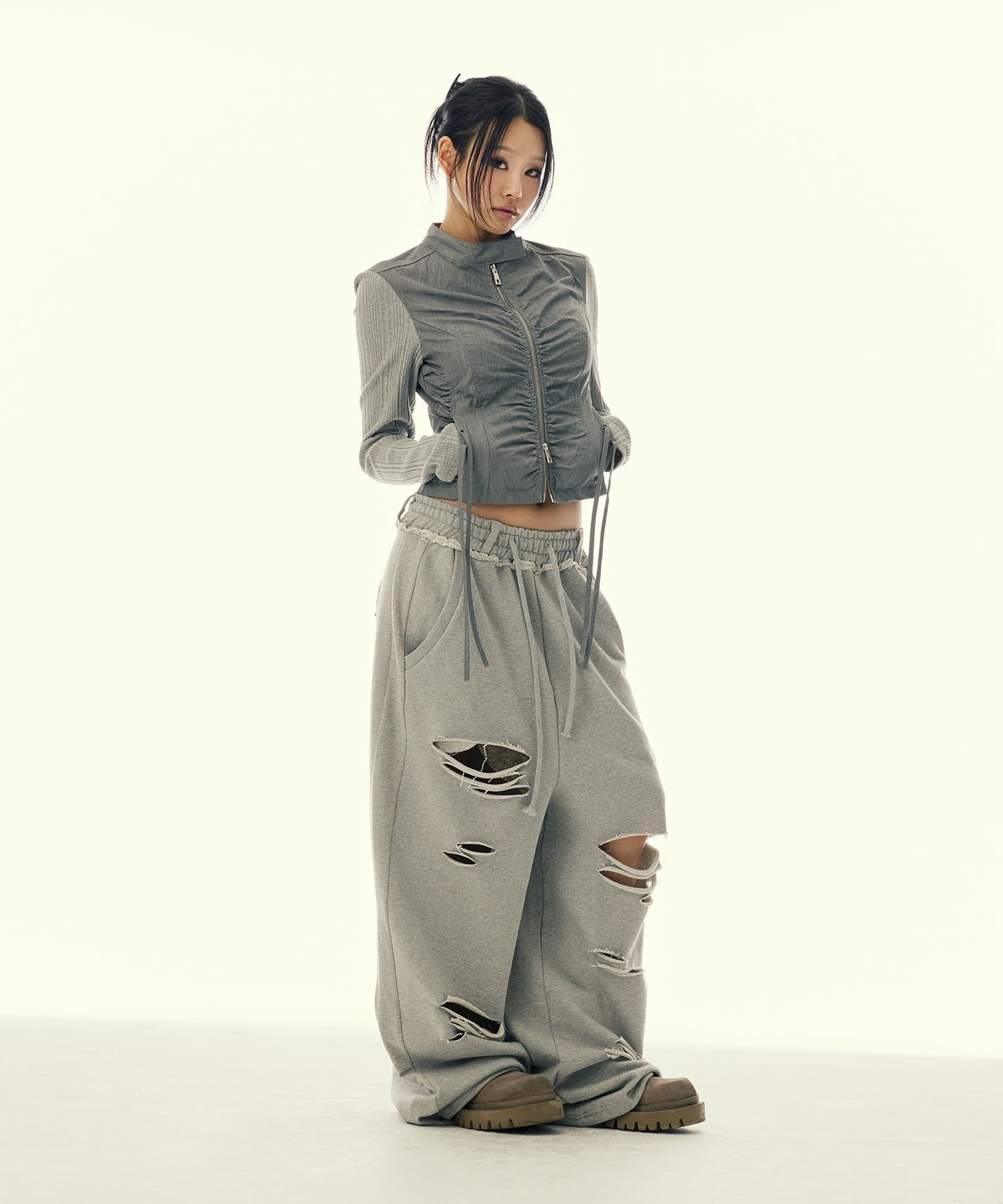 길라아카이브(GILAARCHIVE) SHIRRING NYLON STRING JACKET_GREY