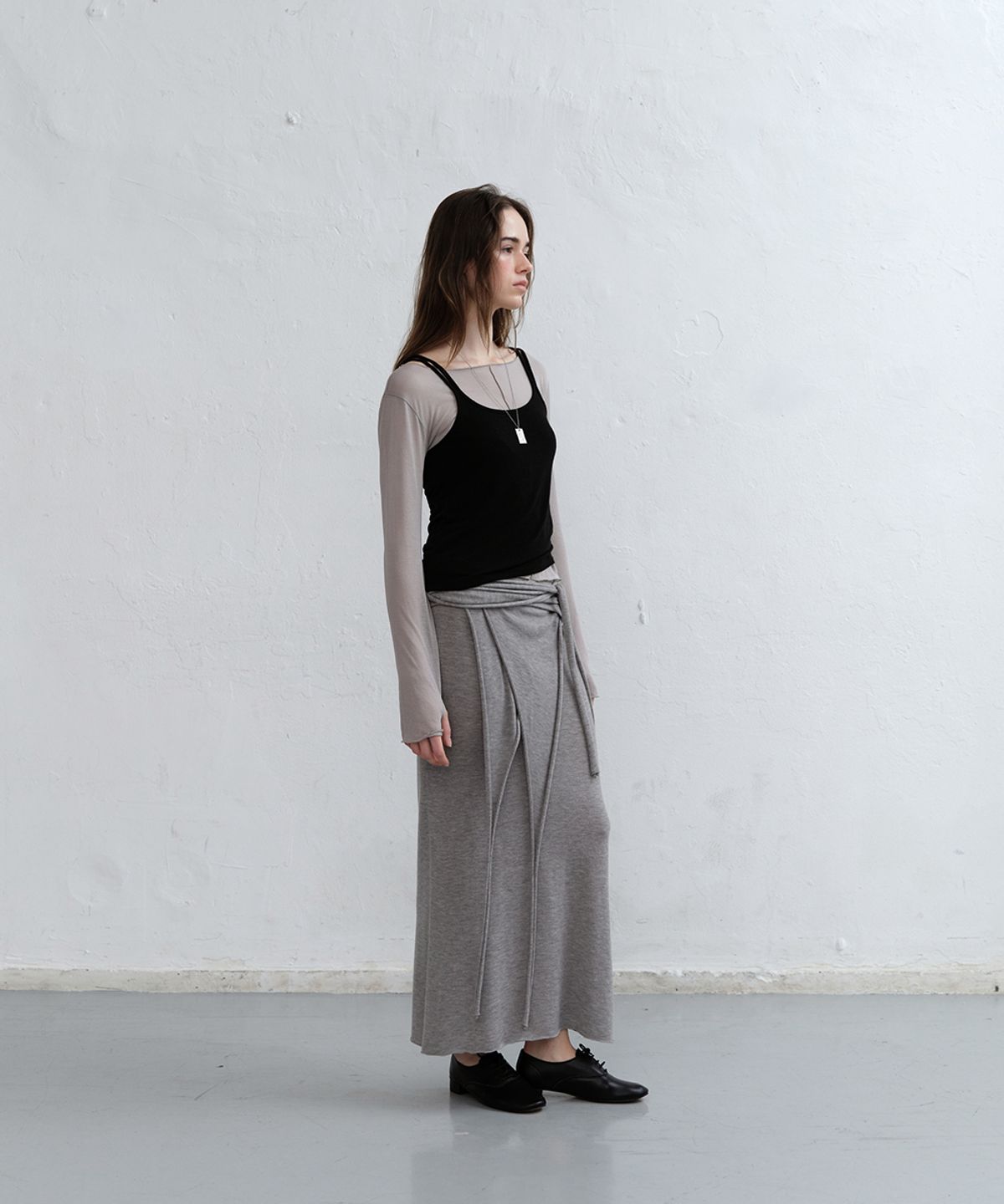 로우타이드(LOW TIDE) DOUBLE STRAP SLEEVELESS TOP [BLACK]