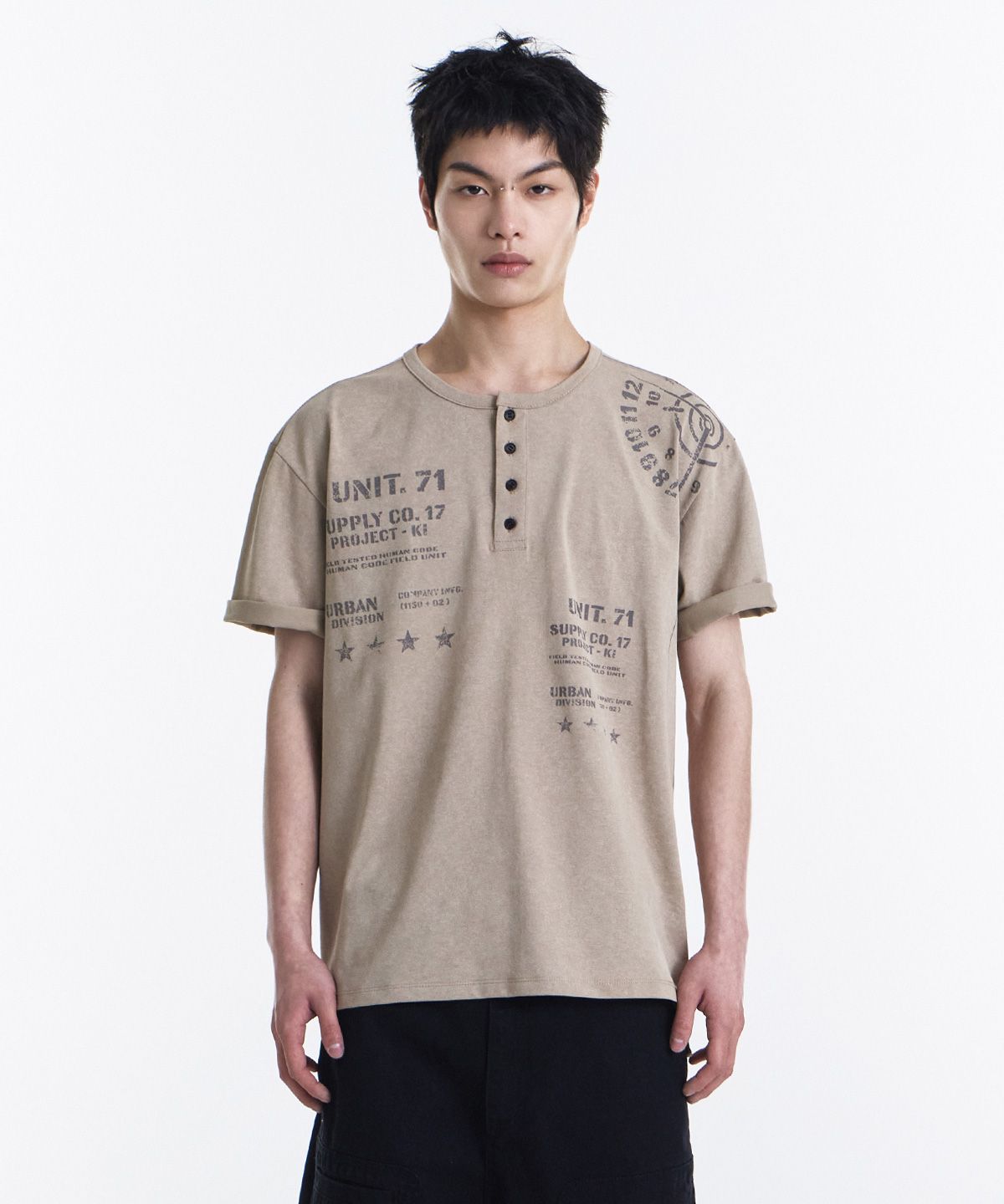 기철(KICHUL) Proto Sight Henley T-shirt (Beige)