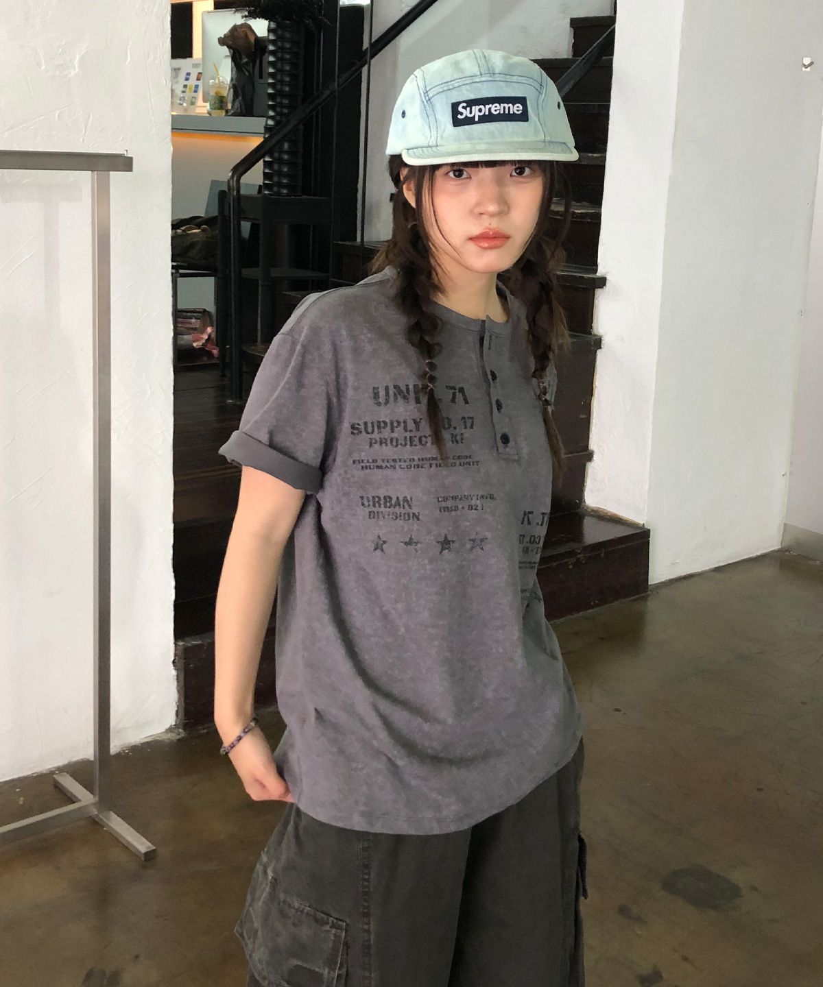 기철(KICHUL) Proto Sight Henley T-shirt (Charcoal)