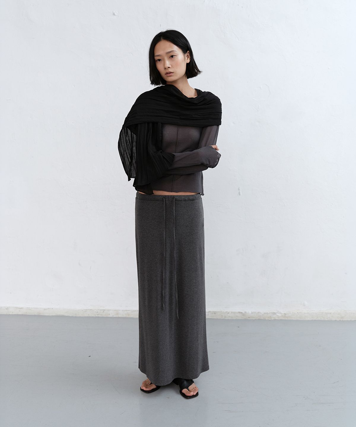 로우타이드(LOW TIDE) SHEER HAND WARMER T-SHIRT [CHARCOAL]
