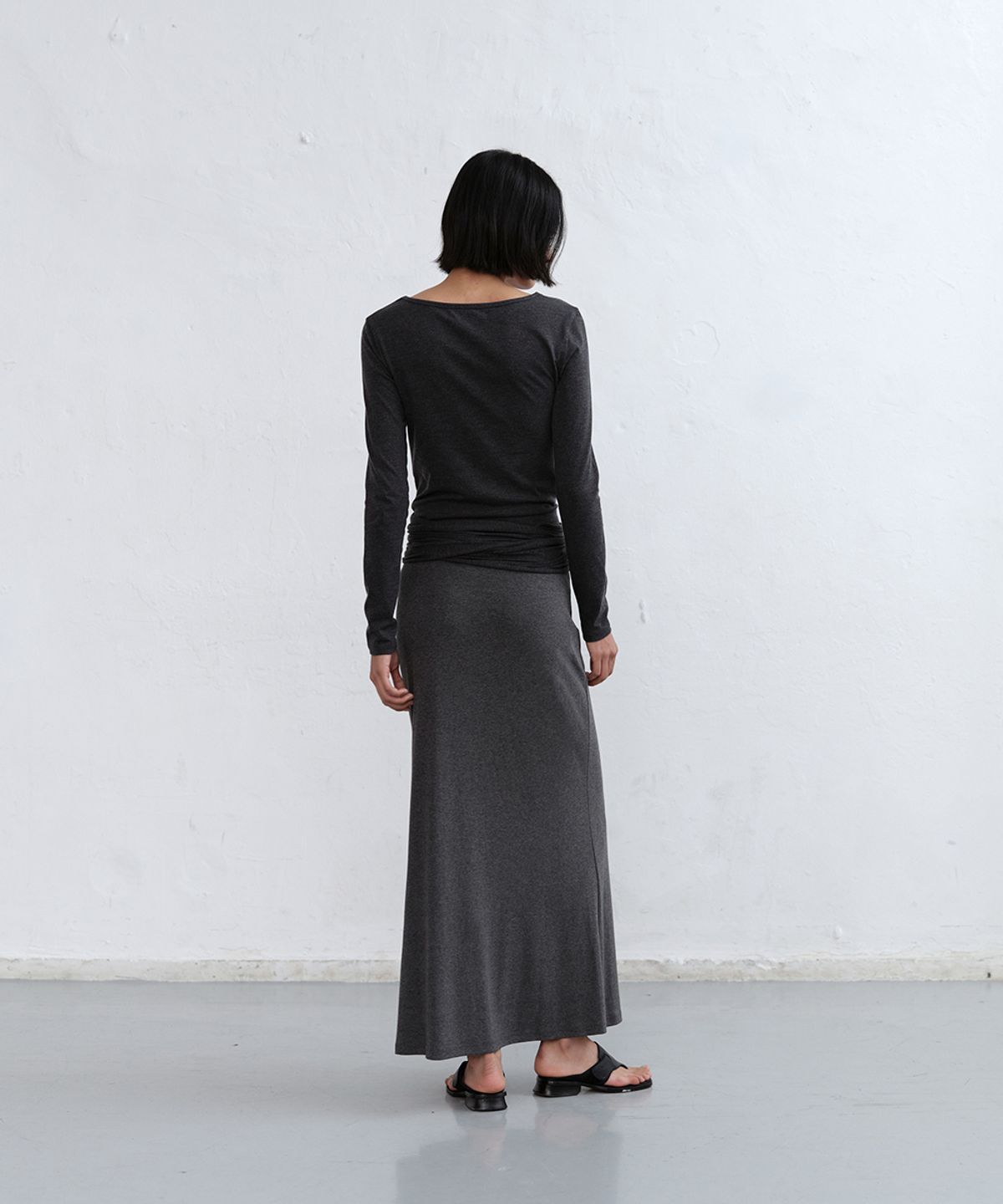 로우타이드(LOW TIDE) V-NECK TIE T-SHIRT [CHARCOAL]